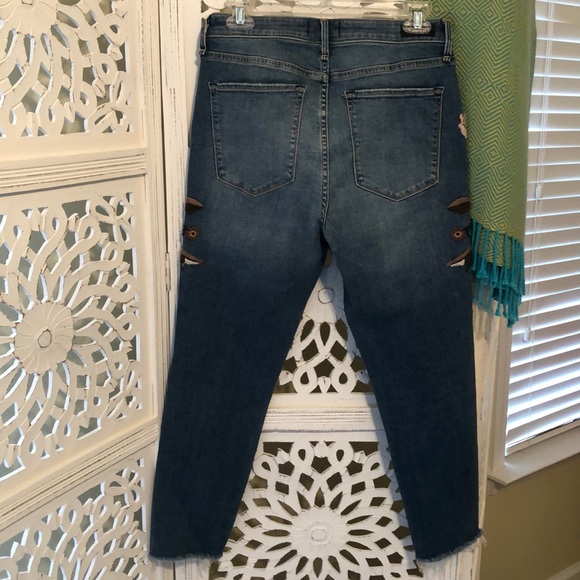 Abercrombie & Fitch Embroidered Jeans - Picture 6 of 6